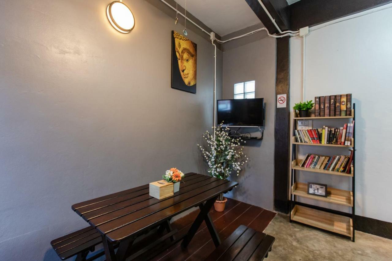 The Z Nite Hostel Phuket Exterior photo